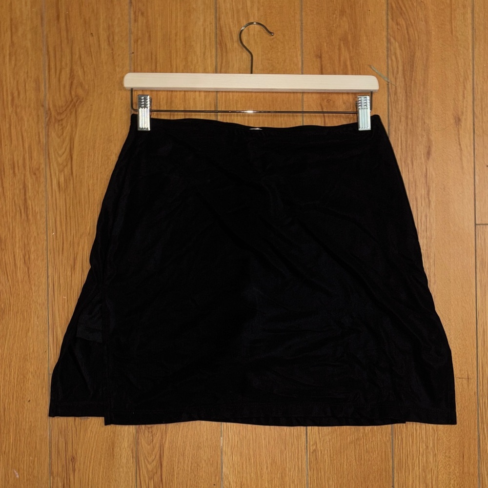 Classic Black Women's Skirt - Versatile Everyday Style